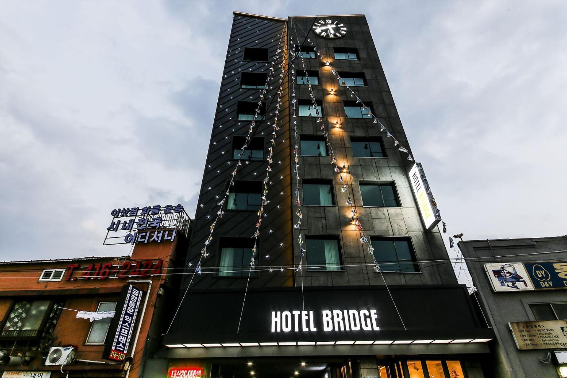 Hotel Bridge Пусан Екстер'єр фото